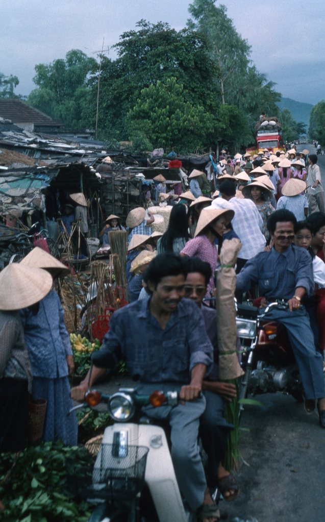 This image has an empty alt attribute; its file name is haeder-001.jpg