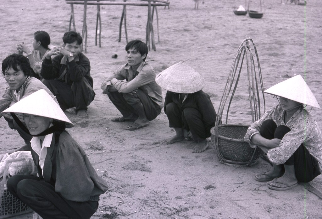 This image has an empty alt attribute; its file name is haeder-008b.jpg