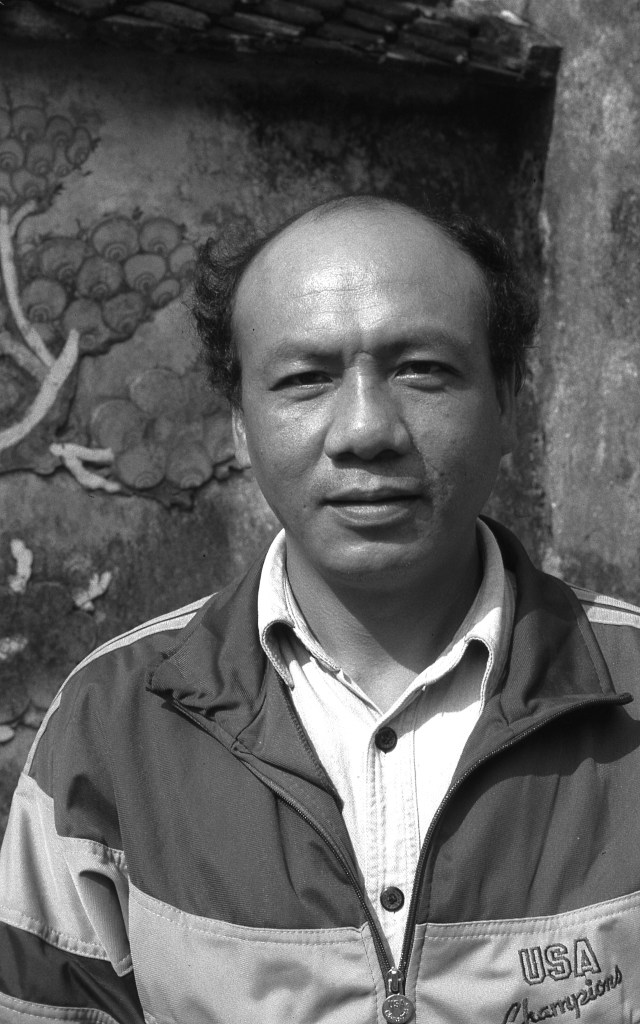 This image has an empty alt attribute; its file name is haeder-064b.jpg